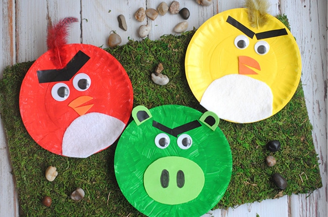 Kids will love this easy and cute Angry Birds paper plate craft!