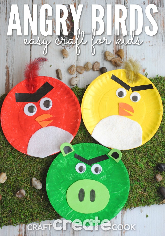 Kids will love this easy and cute Angry Birds paper plate craft! 