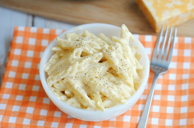 This one pot mac & cheese is easy and delicious!