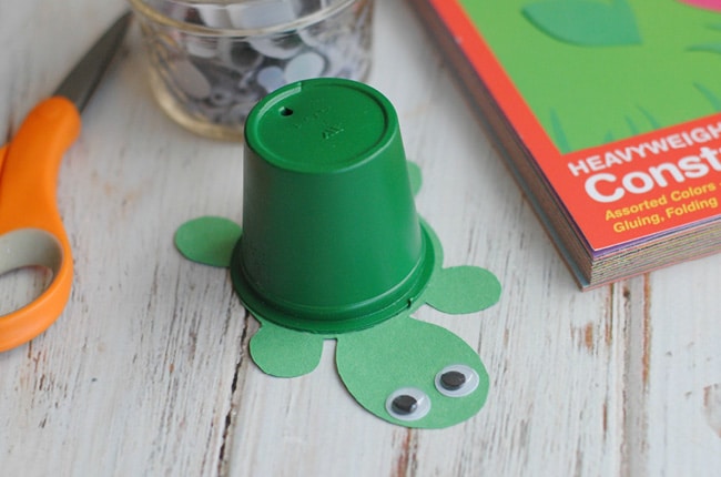 This upcycled k-cup turtle craft is super cute, fun and easy for kids!