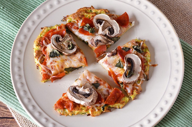 With a few simple ingredients, this Zucchini Pizza will be a hit in no time at the dinner table!
