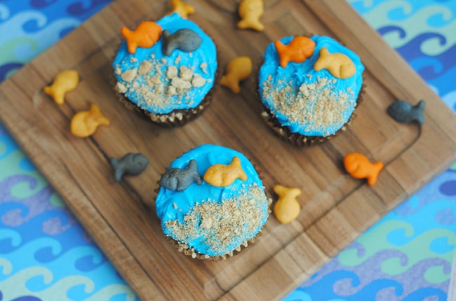 Your kids will love these adorable Finding Dory cupcakes!