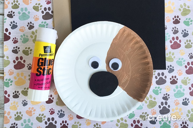 Kids will love this easy Secret Life of Pets craft!