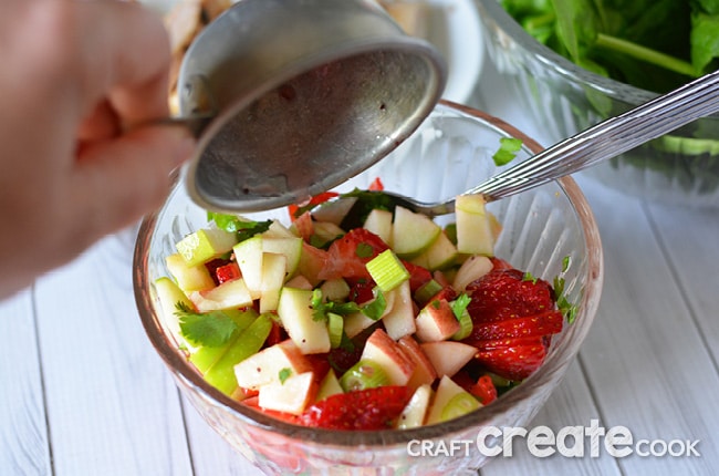 You will not be disappointed in this Strawberry Spinach Salad. Serve it with or without chicken and it will be a big hit!