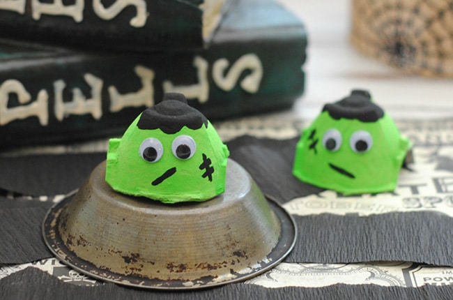 The kids will love this easy Halloween Frankenstein craft!