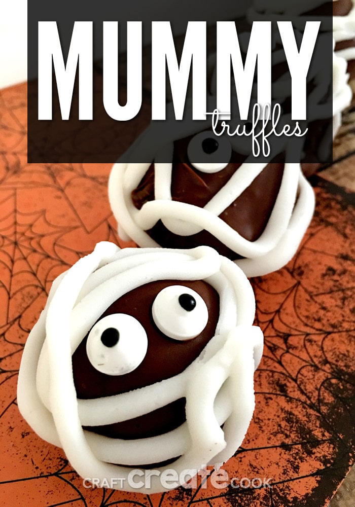 Still searching for a cute Halloween treat? Look no further, these Mummy Cake Truffles will make your eyes and tummy happy.