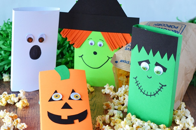 Your kids will love making these easy Halloween treats to give to their friends, classmates, neighbors or teachers.