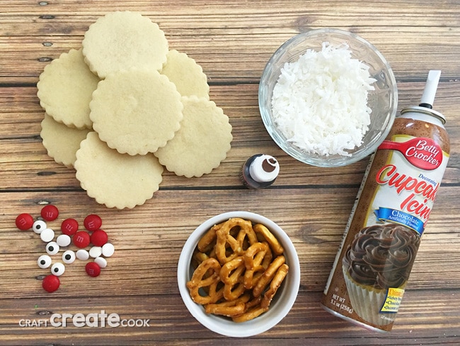 If your looking for a fun and festive Christmas cookie, you'll love these Reindeer Sugar Cookies. 