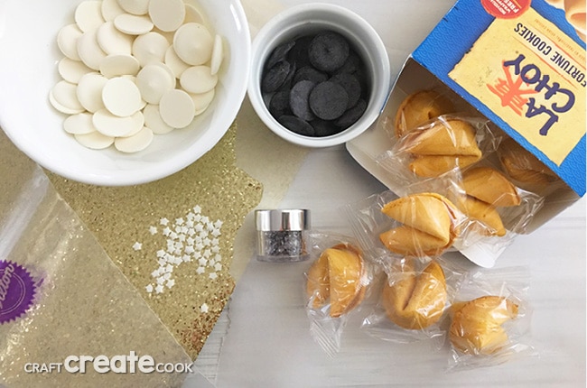 Need a fun and festive last minute treat for New Year's Eve? These New Year's Eve fortune cookies are easy to make and fun to eat!  