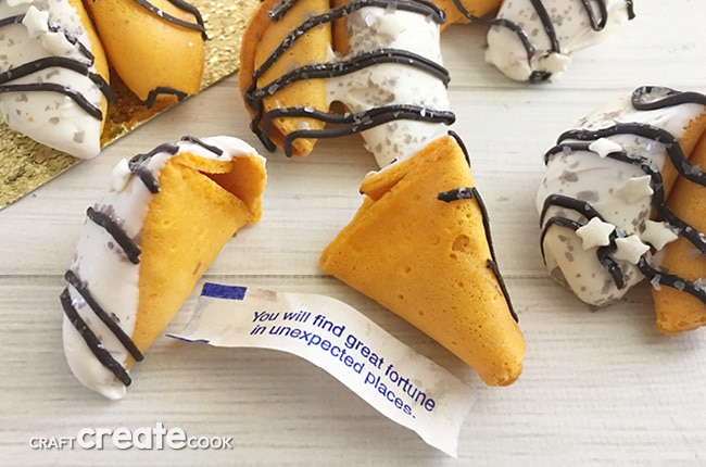 Need a fun and festive last minute treat for New Year's Eve? These New Year's Eve fortune cookies are easy to make and fun to eat!