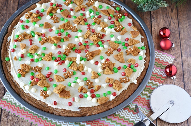 Try a new spin on a traditional gingerbread cookie recipe with this gorgeous dessert pizza!