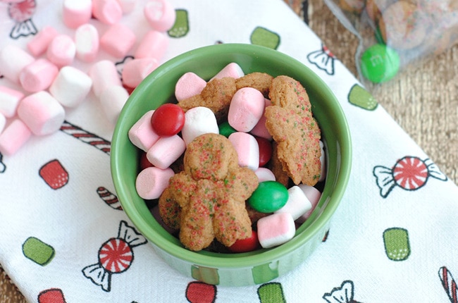 This holiday snack mix is easy, cute and only take a minute to put together!