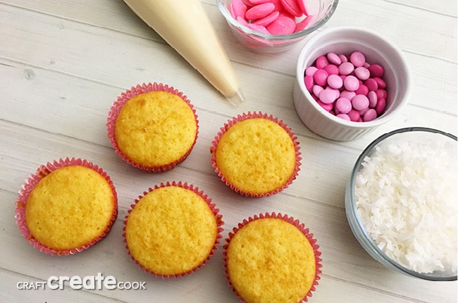 These Bunny Print Easter Cupcakes will be a perfect treat to make with the kids this Easter.