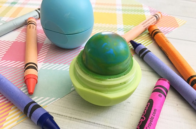 You're going to love our DIY Upcycled Crayons Craft for those broken crayons you just can't seem to throw away.