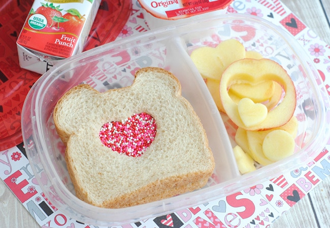 Surprise your children with an easy Kids Valentine Bento Lunch!