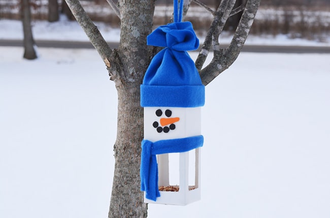 Winter is a great time to feed the birds! This Snowman Birdhouse is the perfect accessory to your winter trees.