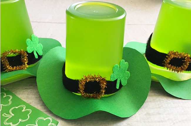 This St. Patrick's Day Treat Leprechaun Hat is the perfect luck of the Irish snack .