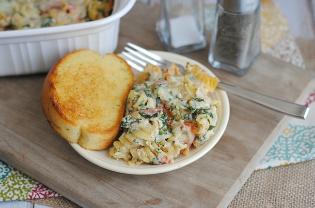 Looking for an easy leftover meal? This meatless baked pasta is perfect for using up leftovers in the fridge!