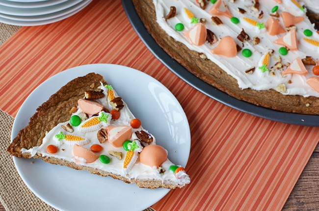 If you love carrot cake and you love pizza, my Easter carrot cake dessert pizza is for you!