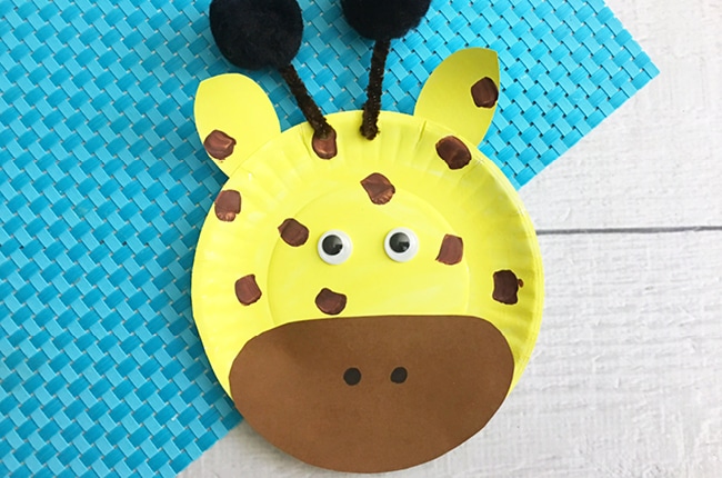 If you love April the Giraffe and her new little baby you'll love our April the Giraffe Inspired Paper Plate Craft.