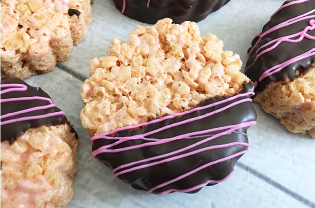 If you love chocolate covered strawberries then you need to try these Chocolate Covered Strawberry Rice Krispie Treats.