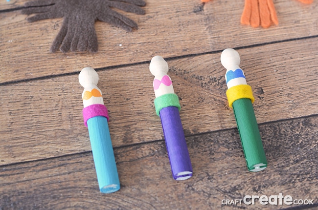 Little Mermaid Clothespin Dolls ~ Summer Craft