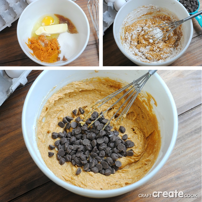 Chocolate chip pumpkin bars are perfect for dessert for any pumpkin lovers!