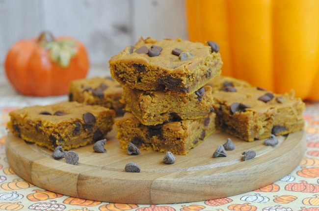 Chocolate chip pumpkin bars are the perfect for dessert for all you pumpkin lovers!