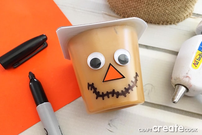 Our Scarecrow Pudding Cups are the perfect crafty snack for a sweet Fall treat and your kids will love them.