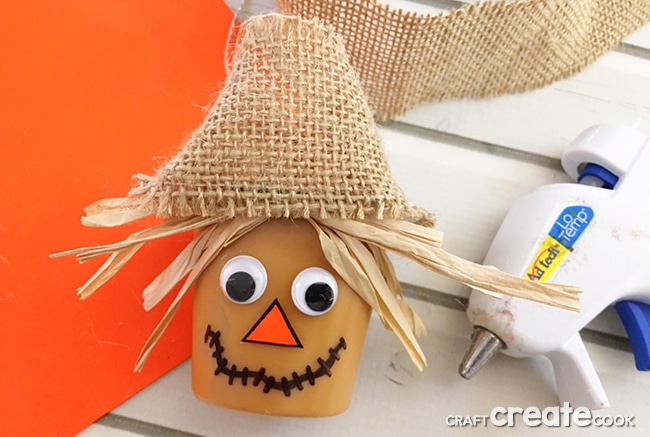 Our Scarecrow Pudding Cups are the perfect crafty snack for a sweet Fall treat and your kids will love them.