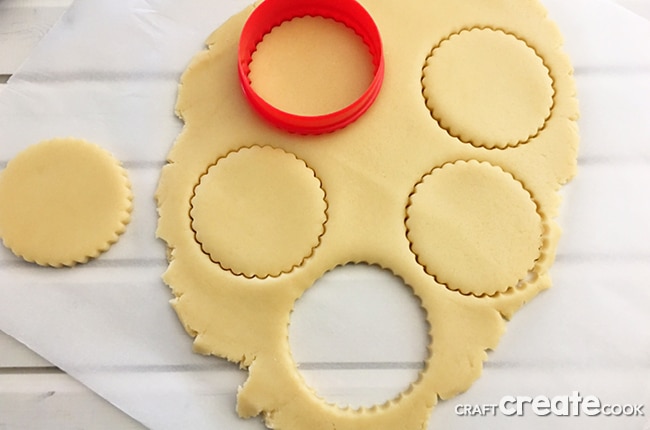 "Smart Cookie" Sugar Cookies are the perfect back to school treat for your kids first day of school.