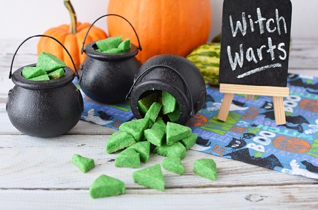 The kids will get a kick out of these edible witch warts for Halloween!