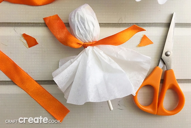 These Coffee Filter Ghost Suckers are so easy to make and great for Trick-or-Treaters.