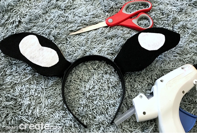 This No Sew Kids Cow Costume is easy to make and comes together in only a few hours!