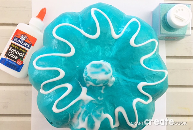 This is the Teal Pumpkin Project that you can use year after year!