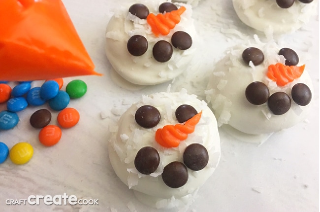 These White Chocolate Peanut Butter Snowmen are like building a snowman indoors.