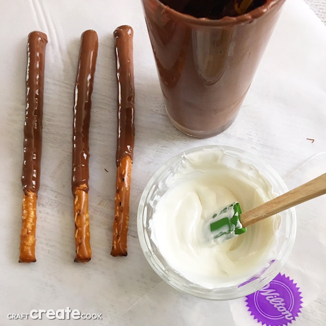 These Hot Chocolate Pretzel Rods taste just like a cup of hot chocolate with marshmallows.