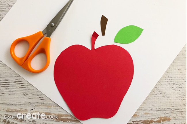 This Apple of My Eye Valentine is much more than easy, it is are fun and adorable, too.