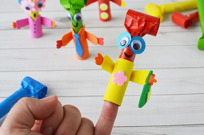 Let the kids use their imagination with our easy to make no sew finger puppets!