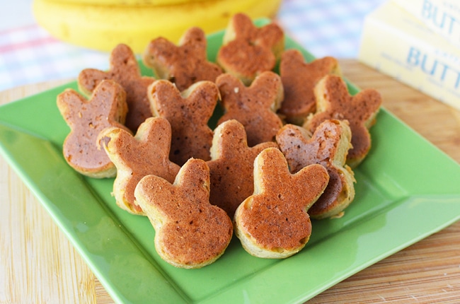 Perfect for lunch boxes or Sunday brunch, Easter bunny banana bread uses a traditional bread recipe in a cute pan!