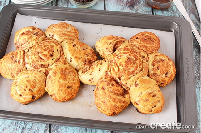 Our cinnamon roll flower recipe is perfect for Sunday brunch or just because!