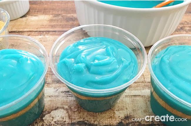 To start off Shark Week, You'll want to make these fun and yummy Shark Pudding Cups. 