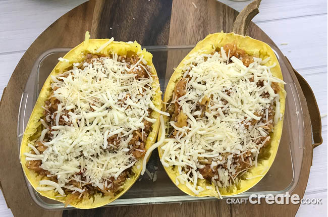 Low carb spaghetti squash boats are the perfect easy fall dinner idea!