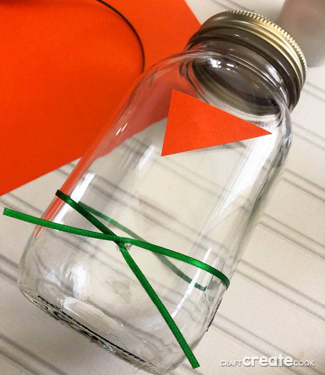 Need a craft to make with your kids during winter? Our Snowman Sensory Jar is the perfect one!