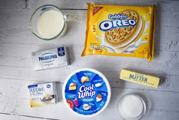 Oreo lasagna ingredients.